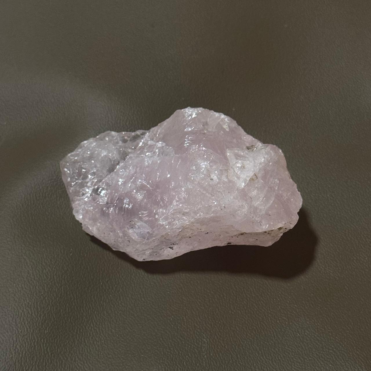 Pedra Quartzo Rosa / Pedra bruta para lapidação / 60g / 1 unidade
